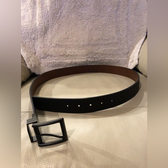 Men’s Guess Black Belt size 38-40 EUC another sexy beautiful belt like new - Picture 5 of 15